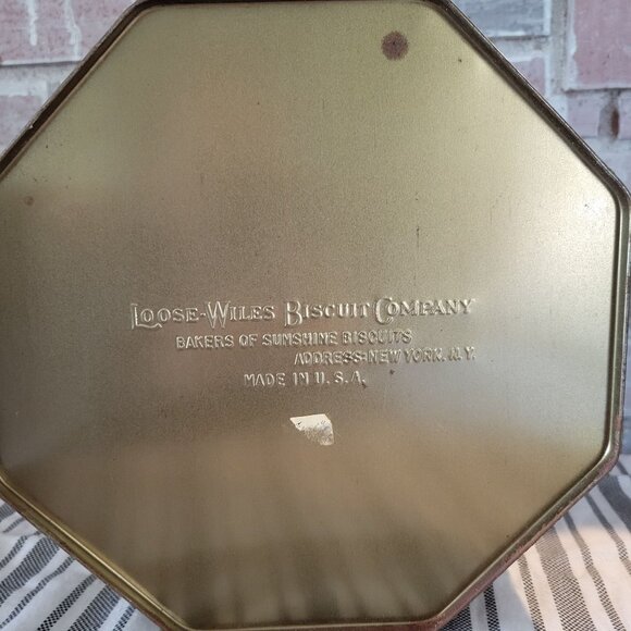 Vintage Loose-Wiles Biscuit Co Octagonal Tin With Yellow & Brown Chevron Pattern - Picture 5 of 10